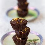 roasted-hazelnut-chocolate-crunchie-cups